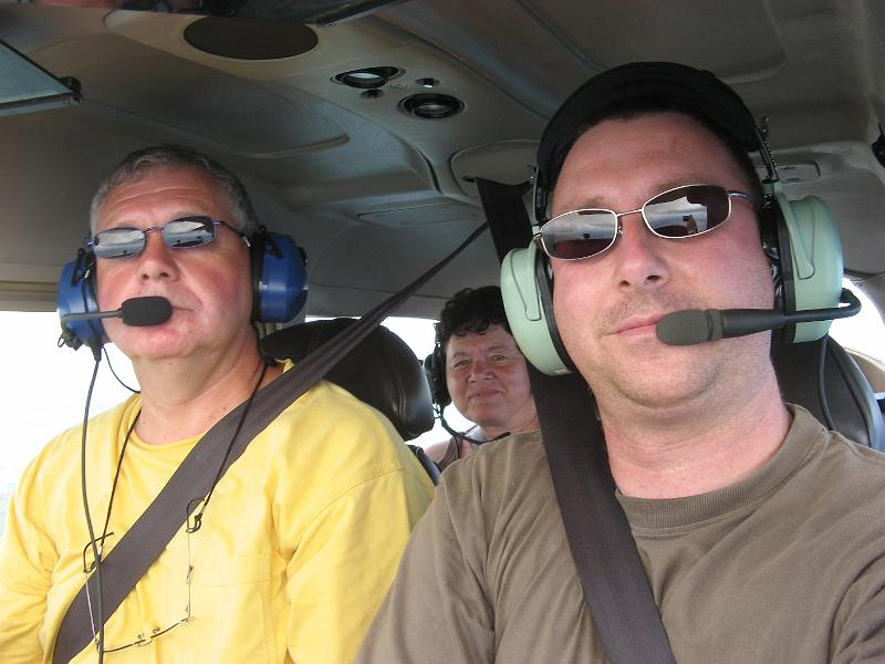 IMG_1749.JPG - Même mamie chaussettes est montée dans l'avion pour un tour des îles