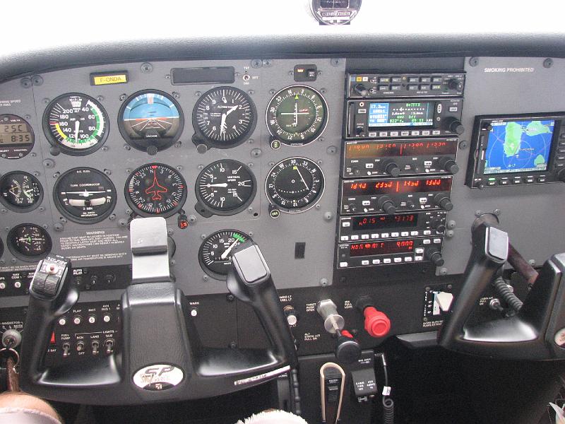 IMG_6039.JPG - Cockpit du Cessna