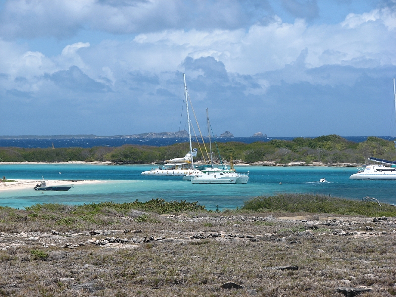 IMG_5591.JPG - Le lagon, ses couleurs et ses b�teaux