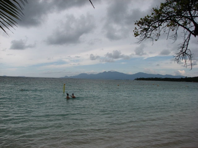 IMG_3478.JPG - Ciel couvert, mais 29� dehors et 27� dans l'eau
