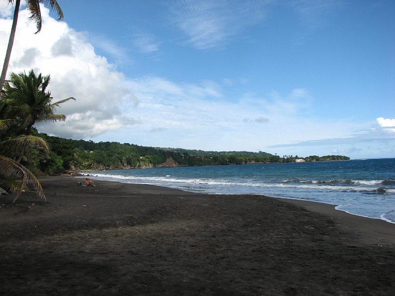 IMG_4152.JPG - Plage de sable noir � Vieux-Fort au Sud de Basse-Terre